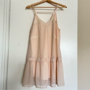 ASTR The Label Light Pink Lace Trim Cottage Peasant Drop Waist Mini Dress sz XS